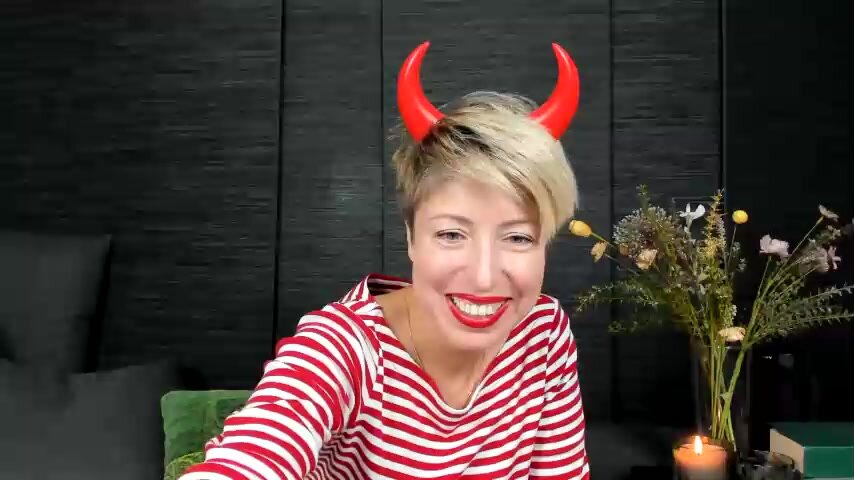 VladaKro webcam video 2808231057
